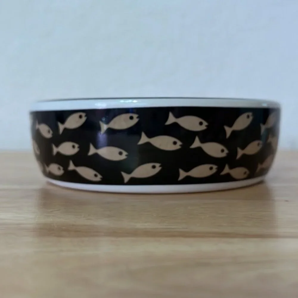 🎀 Whisker City ceramic cat bowl dish with ‘meow’ and fish print decor